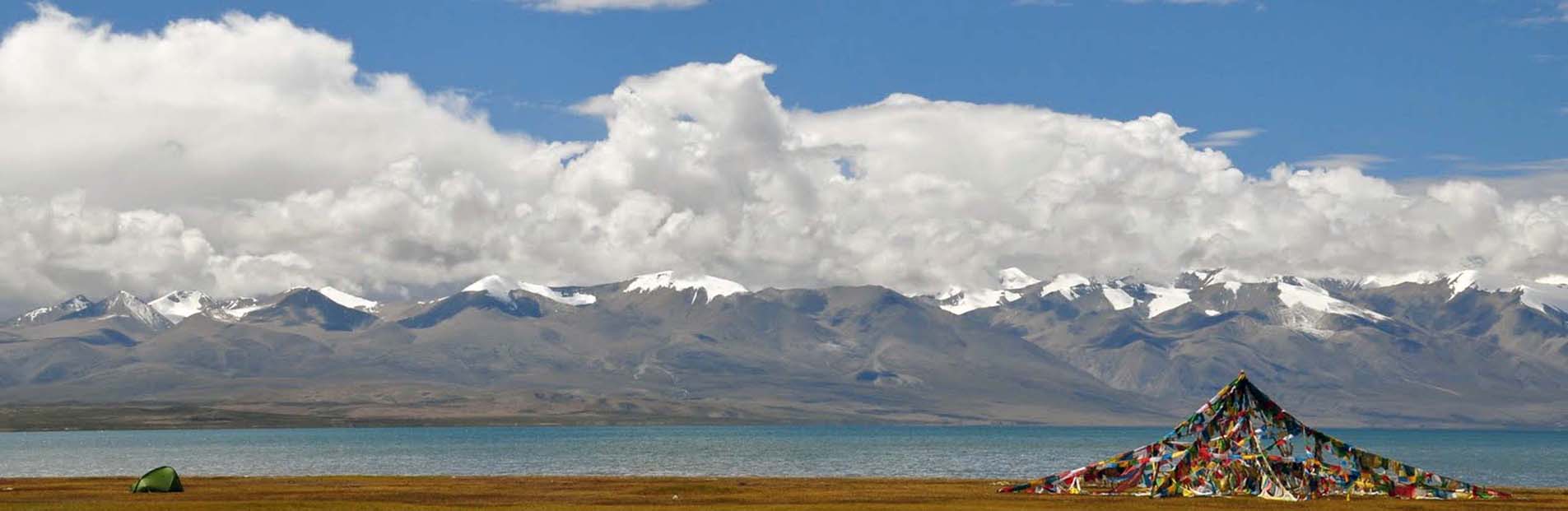 The views stunning of Manasa Sarovar Lake.jpg