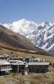 Lodges around Kyanjing Gompa.jpg